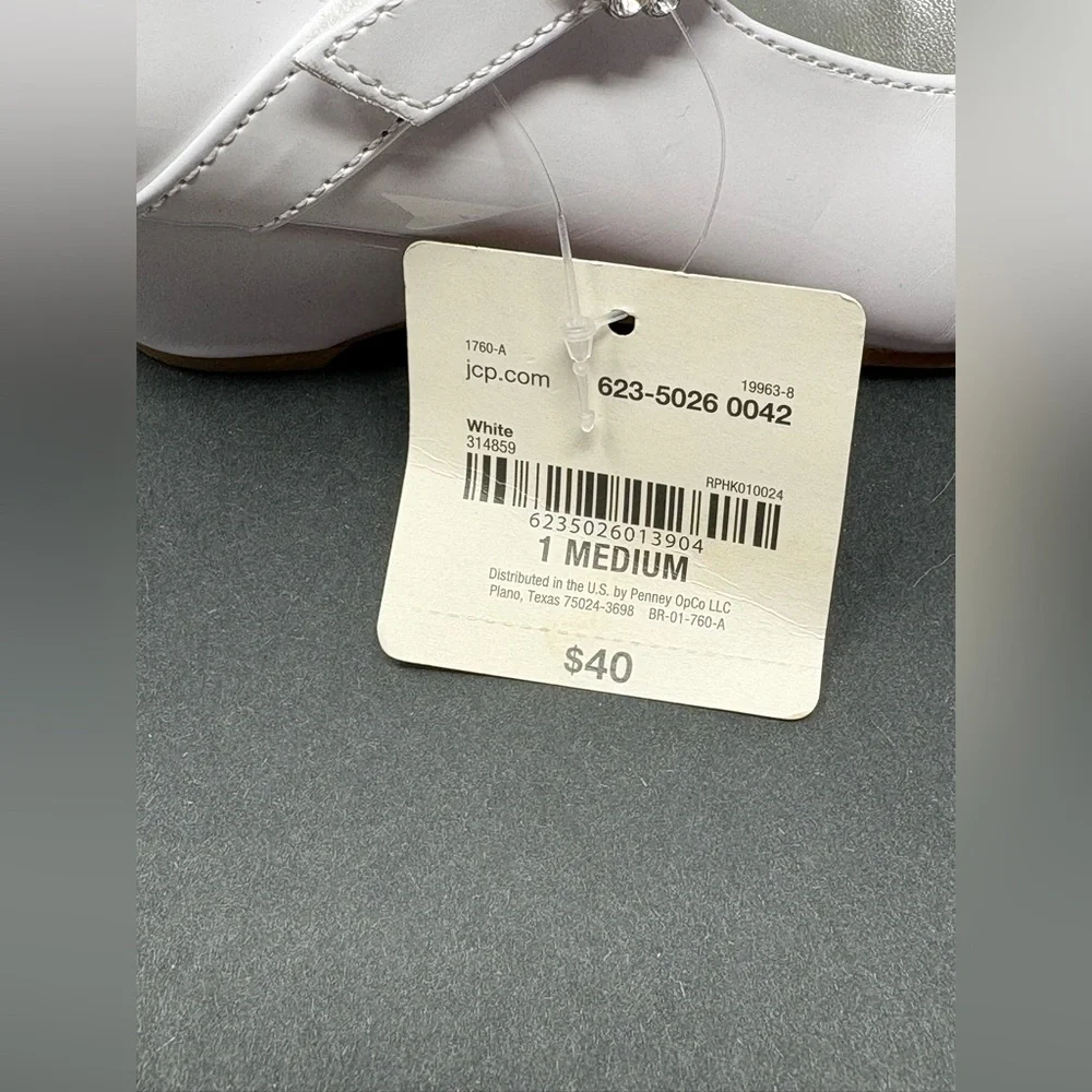 CHRISTIE & JILL: White Glossy Dress Shoes; Sparkle Embellishment, Kid Size 1.NEW
